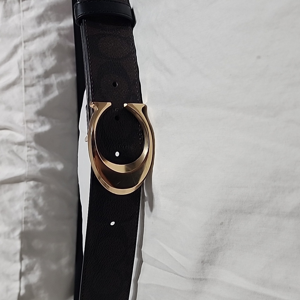 Classic Coach Ladies Belt